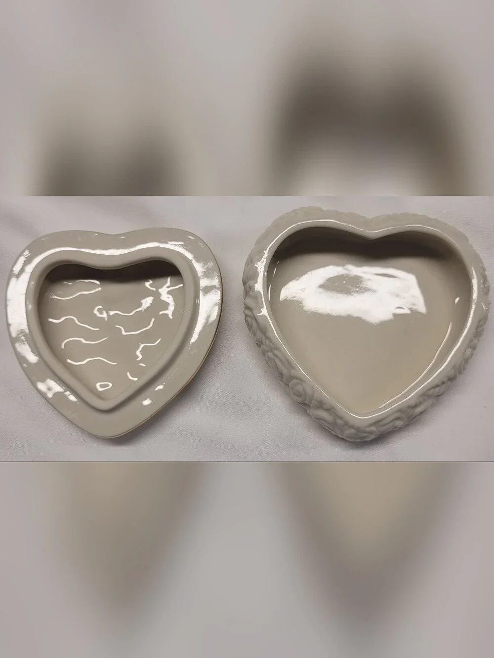 Lenox Porcelain Roses Heart Shaped Off White 24K Gold Trim Vanity Trinket Box